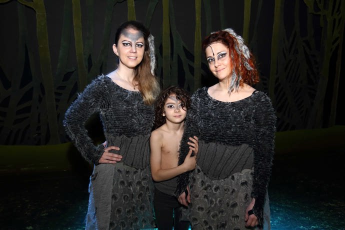 Vlčice Lucia Šoralová se synem Ondráškem, který v muzikálu hraje malého vlka.