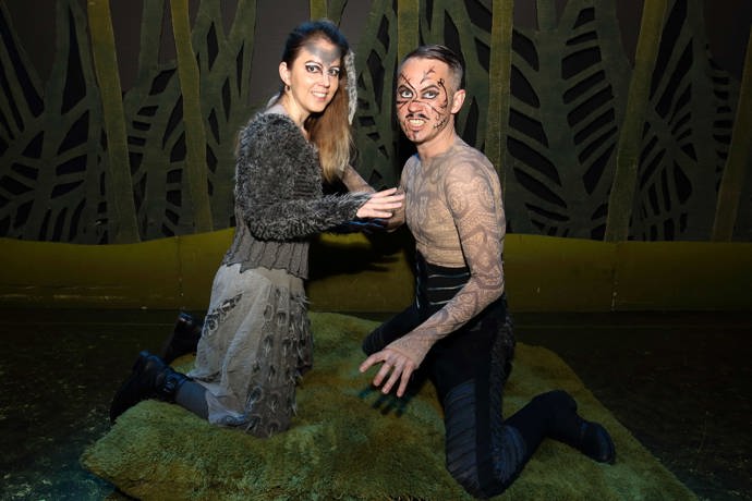 Scénku si Veronika Nováková zahrála také s muzikálovým zpěvákem Janem Tenkrátem. Ten hraje pantera Baghíru.