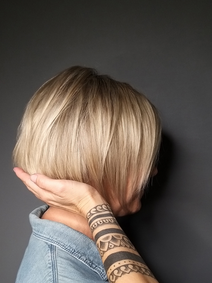 Smyslné blond mikádo.