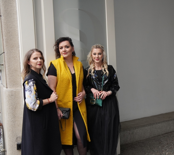 I když každá redaktorka upřednostnila trochu jiný styl, někde uprostřed se to potkalo.