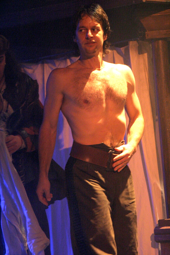 V roli statečného d'Artagnana se divákům neváhal odhalit. Pavol Habera dodnes pravidelně cvičí.