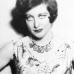 "Láska je oheň. Je však otázkou, zda vám rozpálí krb, nebo sežehne celý dům."