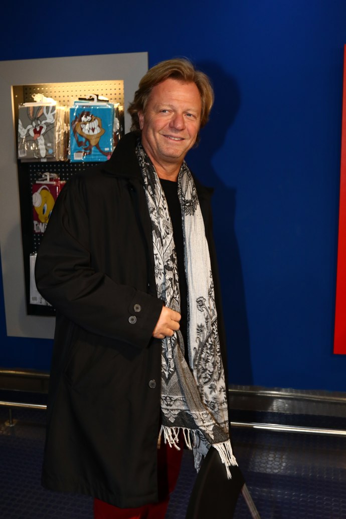 Ve společnosti se Maroš Kramár příliš často neobjevuje. Stojí za tím jeho časové vytížení a přejíždění mezi Prahou a Bratislavou.