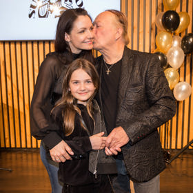 Křest nové desky Asi se mi nebude chtít. Nechyběla na něm manželka Alice a jejich dcerka. 