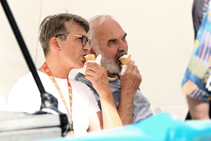 Táta se synem podobu opravdu nezapřou. 