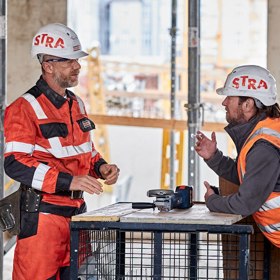 Během natáčení mu pochopitelně zdatně sekundoval kolega Jiří Langmajer, představitel hlavní role.