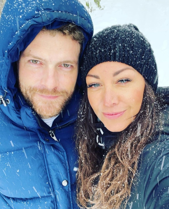 „Je strašně těžké najít spřízněnou duši. Pár pokusů už jsem v životě měla, ale tohle je jiné. Vážím si toho. Děkuji tam nahoru," vzkazuje Agáta Hanychová pod fotografií se svou láskou.