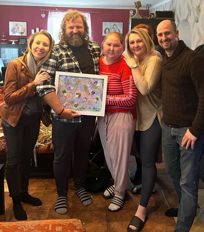 Nezávisle na projektu Dortem proti rakovině se Josef Maršálek setkal s dívkou, která trpí rakovinou mozku. A neváhal ji osobně navštívit.