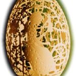 Kraslice jsou snad nejdůležitějším symbolem Velikonoc. Proto se vyskytují v mnoha podobách. Mohou být vyřezávané...
