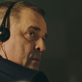 Miroslav Etzler se jako premiér Jiří Málek v seriálu Ultimátum namočí do velkého skandálu.