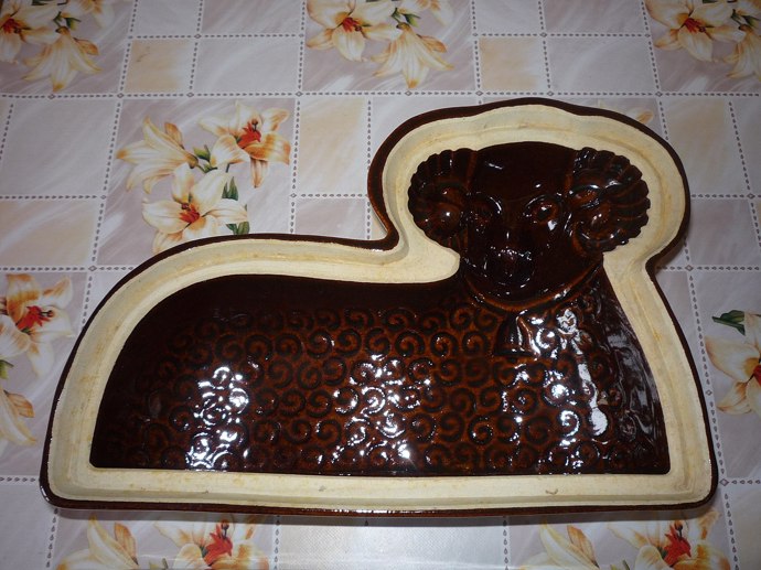 Velikonoční beránek se peče v této formě.