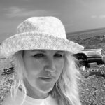 Vendula Pizingerová právě zabalila kufry a vyráží za sluníčkem do Egypta. Ve své rubrice Máma na přechodu přiznává, že kompletace zavazadel jí vždycky rozhodí.