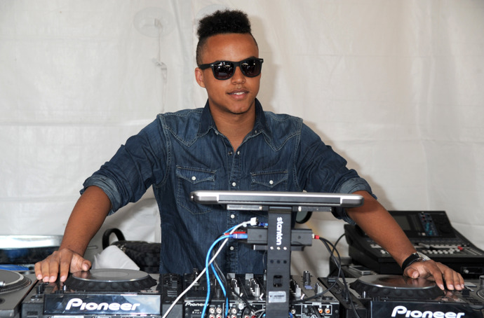 Svůj vztah k rodičům nemá potřebu ventilovat. Podle všeho se ale příliš nevídá s tátou ani s mámou.
