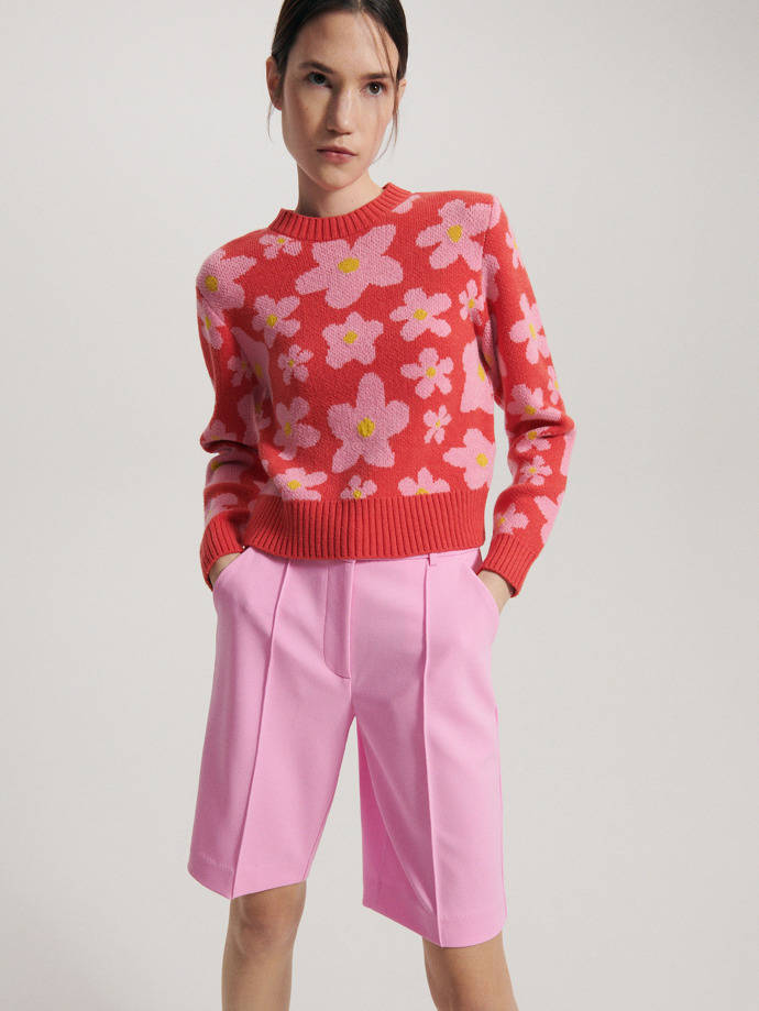 Růžové bermudy s nažehlenými puky. Reserved, 499 Kč
