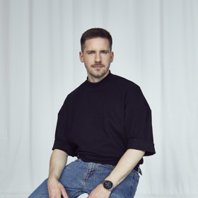 Módní návrhář Zoltán Tóth webu Lifee.cz prozradil, co si myslí o fenoménu body positive a proč se s ním on sám ztotožňuje.