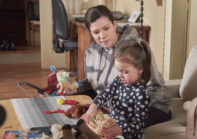 ...a život mění. Alice pocítila touhu stát se matkou.