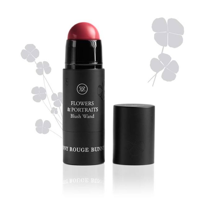 Multifunkční tvářenka s krémovou texturou. Rouge Bunny Rouge, 749 Kč