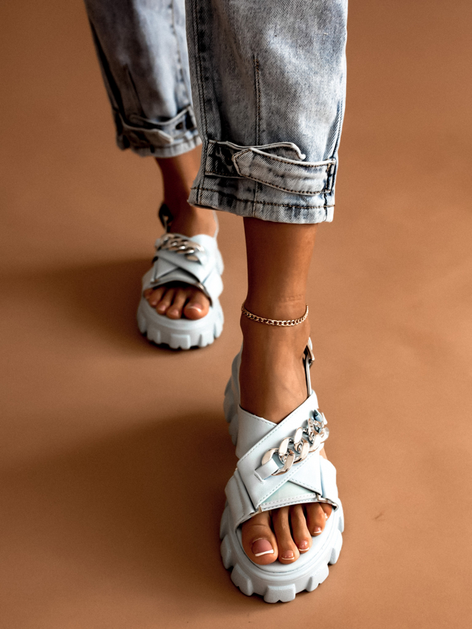 Modré sandály na platformě s řetízkem. Erika FASHION, 680 Kč