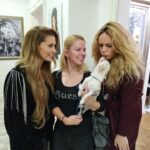 Čenda je velmi společenský tvor a když mu někdo nabízí pusinku, prostě neodolá a jde do toho také.