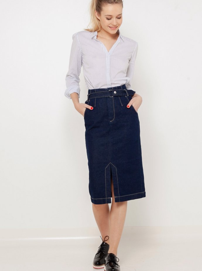 Tmavě modrá džínová sukně pod kolena. CAMAÏEU, 535 Kč