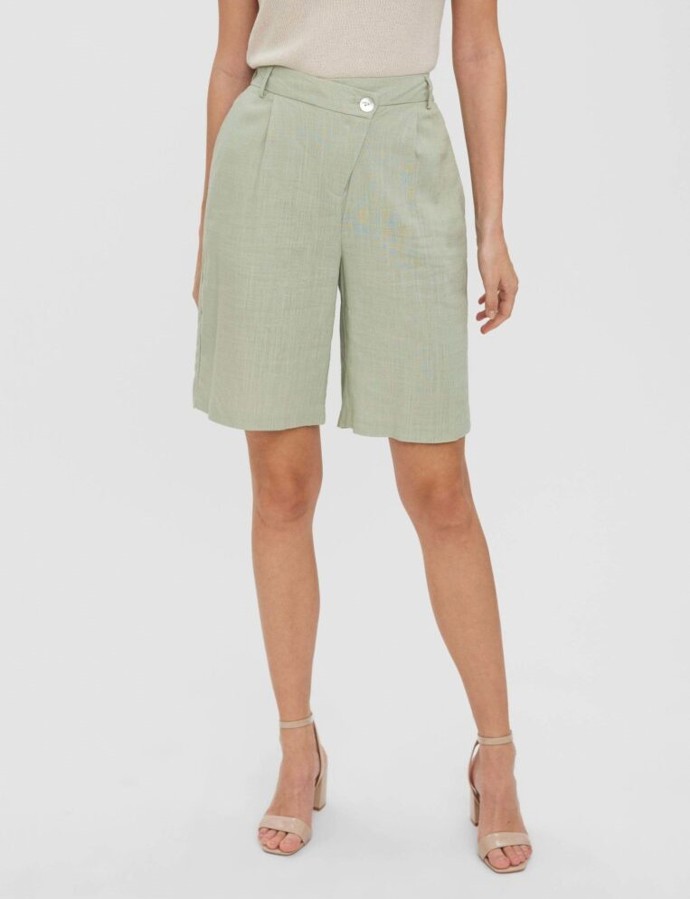 Světle zelené bermudy. VERO MODA, 799 Kč