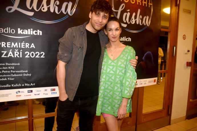 V novém muzikálu Biograf láska se na jevišti opět setkají manželé Roman a Michaela Tomešovi.