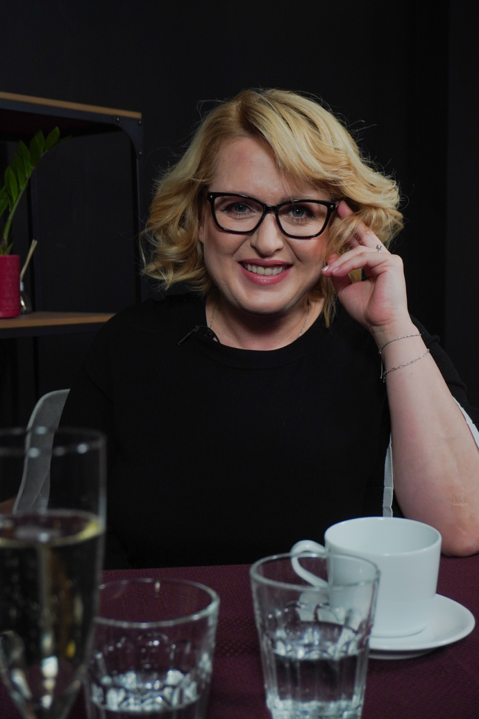 Také moderátorka naší talk show Na kafeečko Miluše Bittnerová nosí dioptrické brýle. A moc jí sluší!