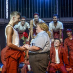 V muzikálu Voda (a krev) nad vodou hraje Anna Vopletalová bachařku, které se přezdívá Godzilla. Nakonec i ona najde lásku.