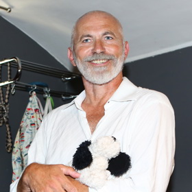 Většina zoologických zahrad například podle něj není k chovu určitých druhů zvířat vhodná.