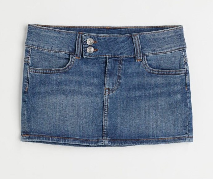 Džínová extra krátká minisukně. H&M, 749 Kč