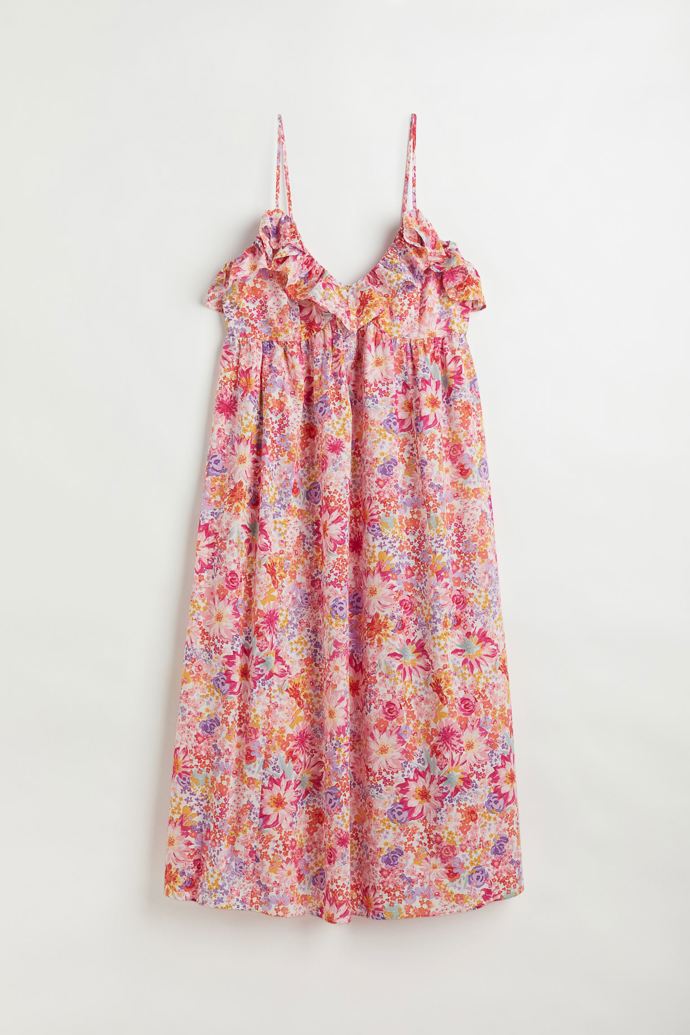 Květované šaty lemované volánky. H&M, 749 Kč