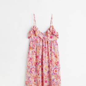 Volánkové letní šaty s květinovým vzorem. H&M, 749 Kč