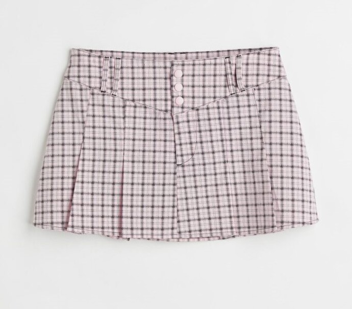 Světle růžová plisovaná minisukně. H&M, 599 Kč