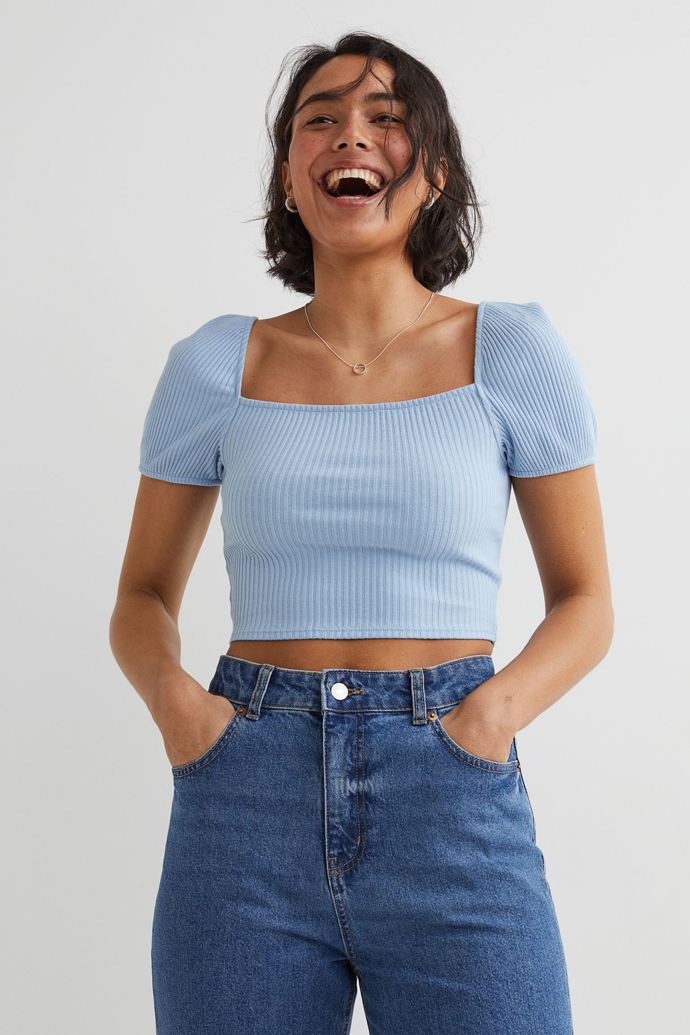 Bleděmodrý žebrovaný top. H&M, 249 Kč