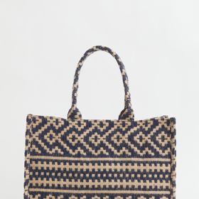 Tmavomodrá žakárově tkaná kabelka. H&M, 899 Kč