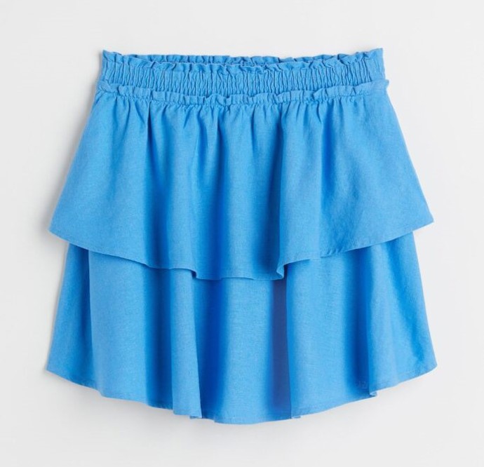 Modrá volánková minisukně. H&M, 749 Kč