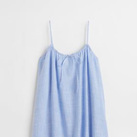 Krátké bavlněné bleděmodré šaty. H&M, 599 Kč