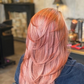 Ženám okolo padesátky sluší téměř všechny účesy. Tedy především všechny ty, ve kterých se samy cítí krásné. 