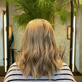 Ženám okolo padesátky sluší téměř všechny účesy. Tedy především všechny ty, ve kterých se samy cítí krásné. 