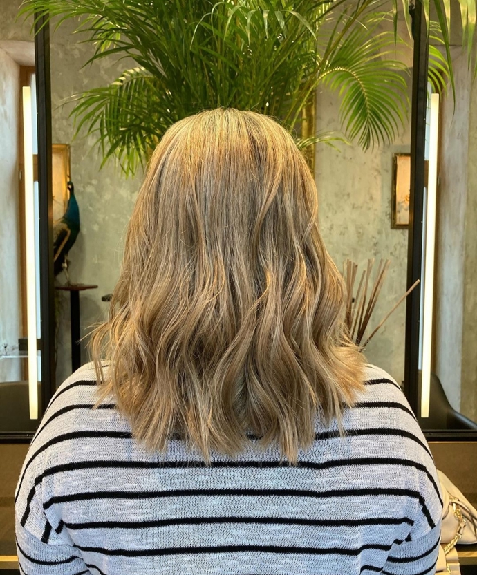 Ženám okolo padesátky sluší téměř všechny účesy. Tedy především všechny ty, ve kterých se samy cítí krásné. 