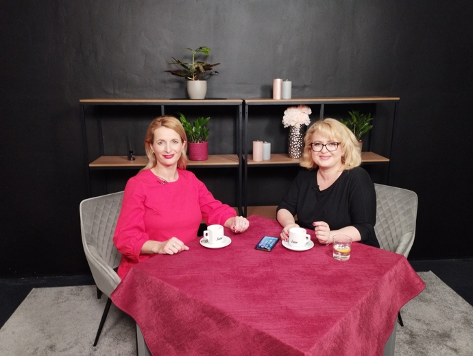 Během těhotenství navštívila Milušku Bittnerovou v talkshow Na kafeečko. Promluvila o tom, jak složité je mateřství čtyři roky před padesátkou.
