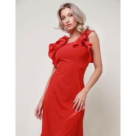 Smyslné letní červené šaty s volánky.