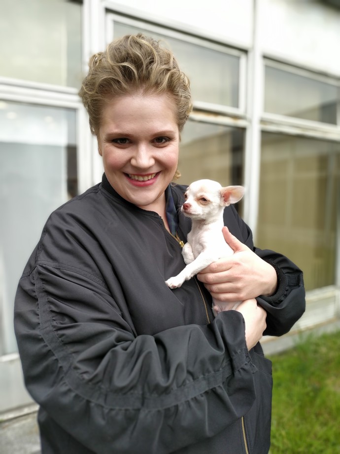 Během mého krátkého působení u filmové produkce se Čenda zvládnul skamarádit také se slavnou rakouskou herečkou Stefanií Reinsperger. 