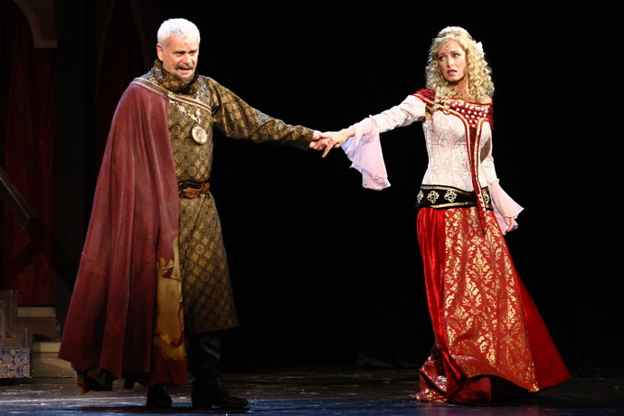 Petr Štěpánek hraje Karla IV. už dlouhé roky a muzikál Noc na Karlštejně je jeho srdeční záležitostí.