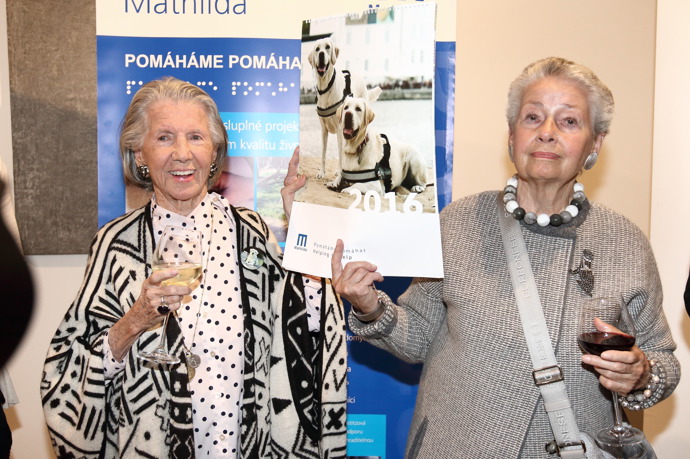 Meda Mládková na křtu kalendáře nadačního fondu Mathilda pro vodící psy v Muzeu Kampa.