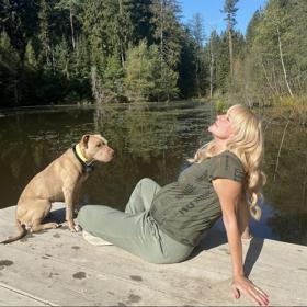 Otěhotněla prý náhodou až poté, co se na myšlenku mít dítě přestala fixovat. Žádné zvláštní potíže během těhotenství neměla, byť připouští, že měla strach, aby miminko bylo zdravé. První genetické testy totiž nevyšly zrovna dobře.