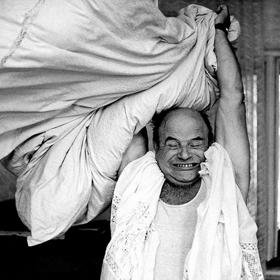 Josef Šebánek byl ze své role na rozpacích. Měl totiž trému ze zkušených herců, kteří tvořili jeho filmovou rodinku.