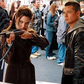 Angelina Jolie a Brad Pitt zamilovanost nehráli, v průběhu natáčení snímku Pan a paní Smithovi mezi nimi přeskočila jiskra.