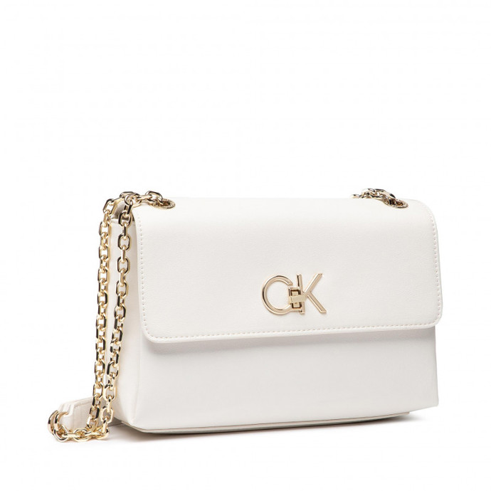 Bílá kabelka s řetízkem. CALVIN KLEIN, 3 997 Kč. 