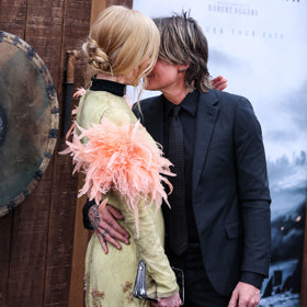 S rodinou bydlel v kůlně na jedné farmě, kde se všichni městnali v jedné místnosti.